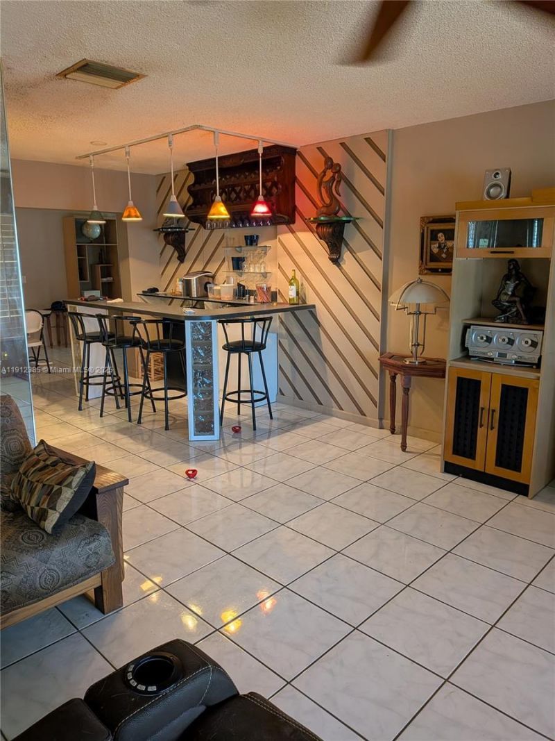 5706 NW 82nd Ave, Tamarac, FL 33321 Photo