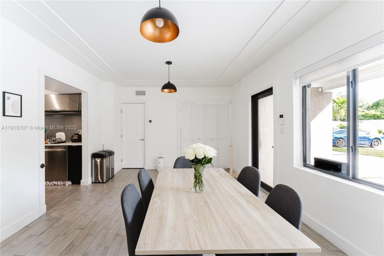 511 NE 134th St, North Miami, FL 33161 Photo