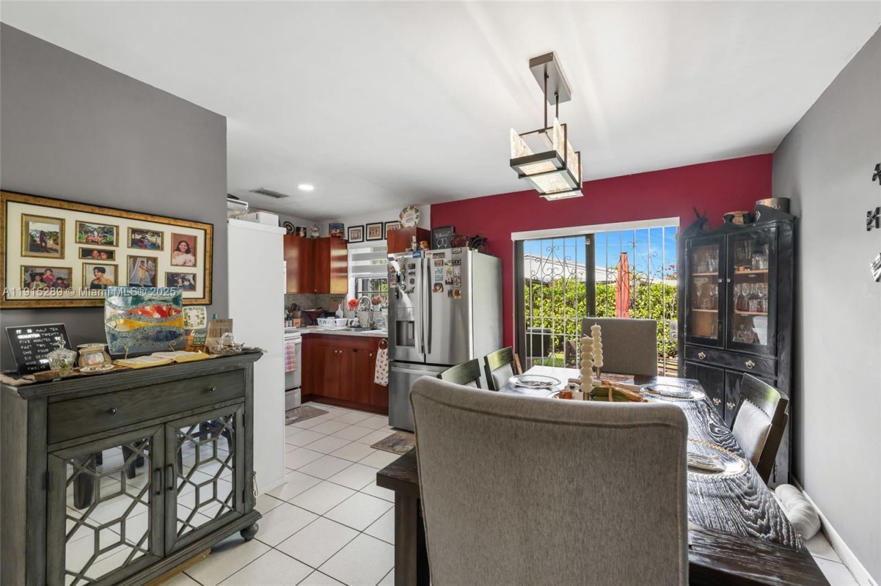 3631 SW 27th St, Miami, FL 33133 Photo