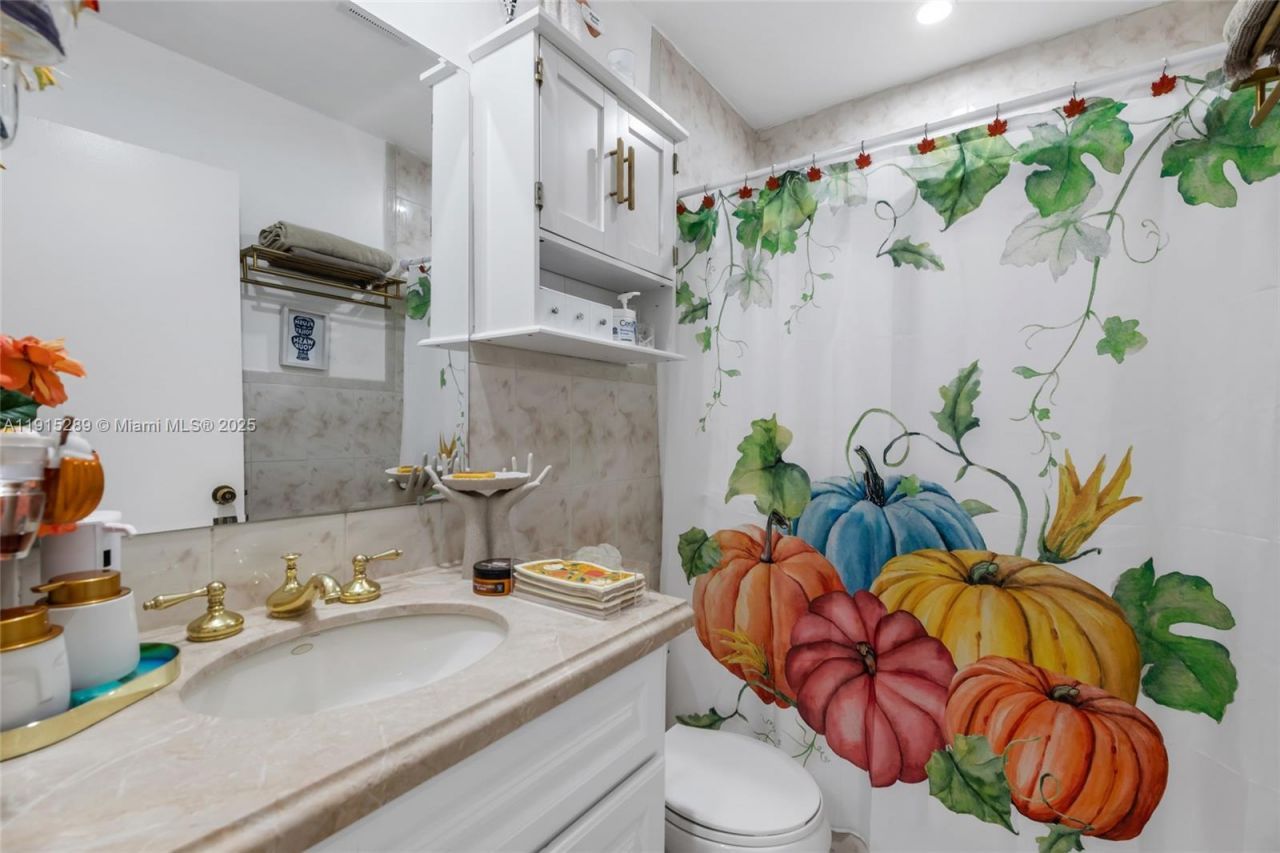 3631 SW 27th St, Miami, FL 33133 Photo