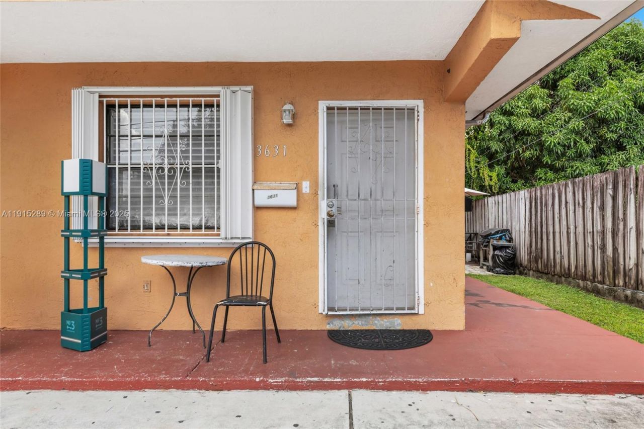 3631 SW 27th St, Miami, FL 33133 Photo