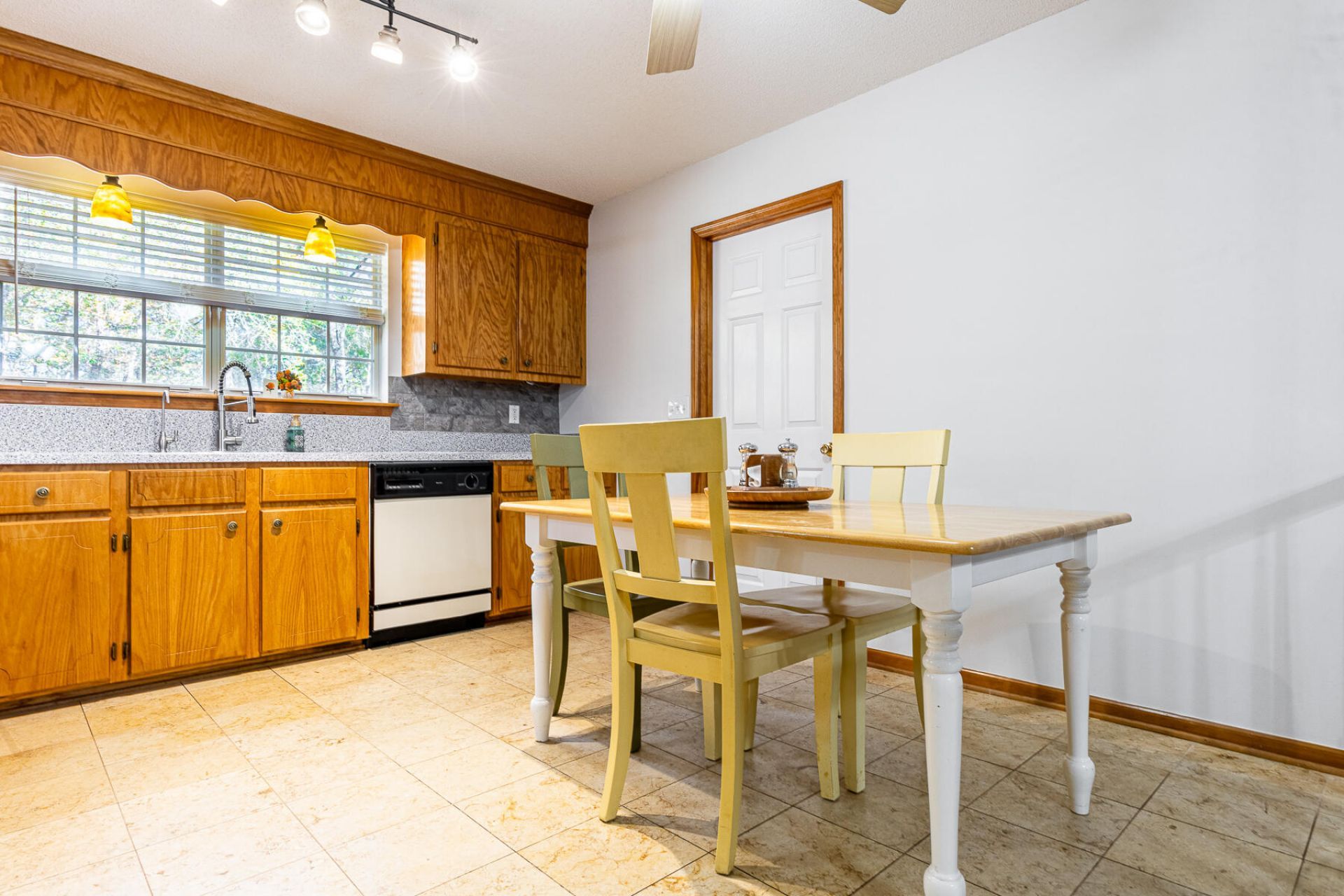 240 Groomsville Road Photo 10