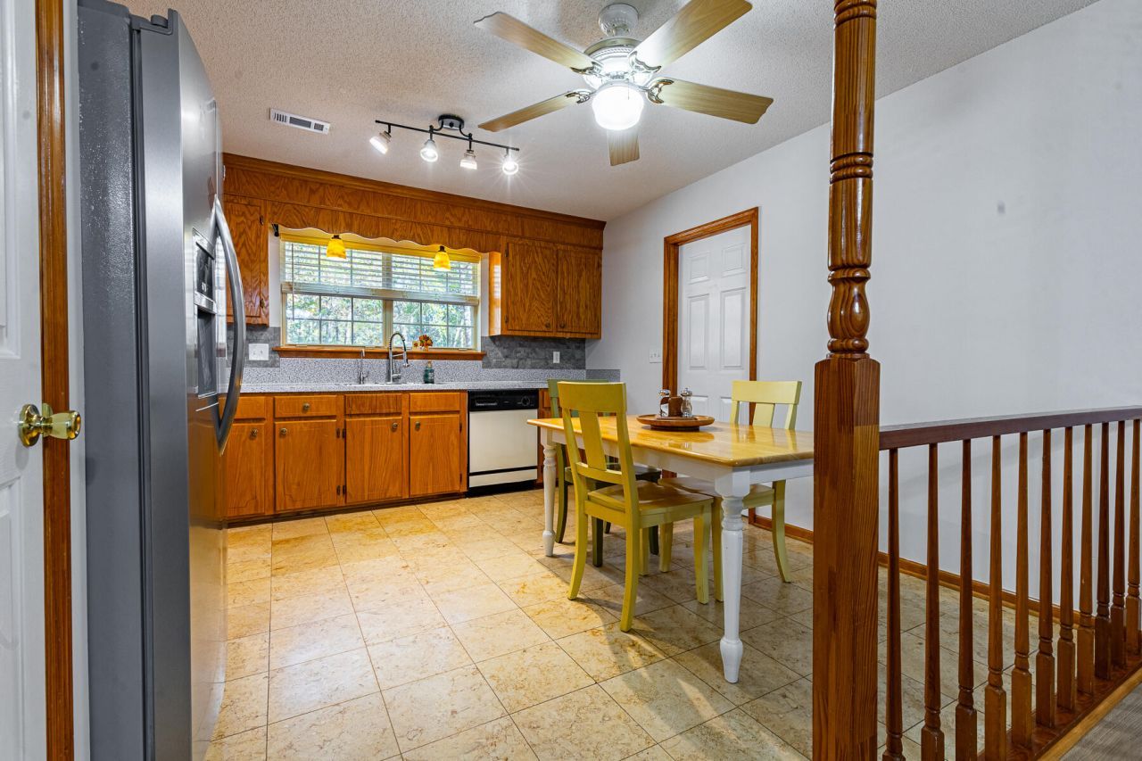 240 Groomsville Road Photo 24