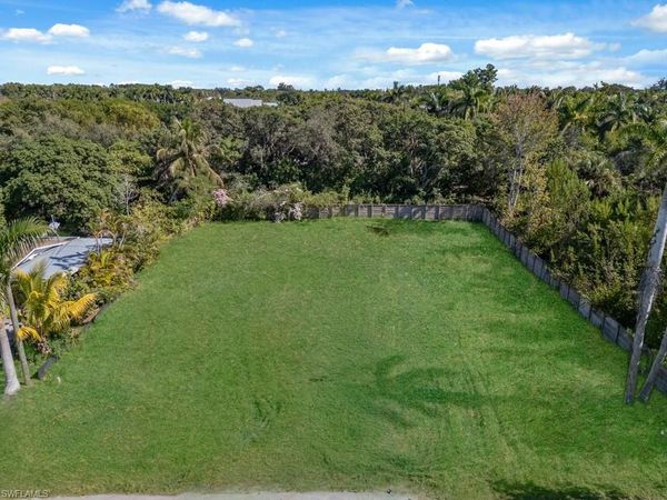 4975 Palmetto CT, NAPLES, FL 34112