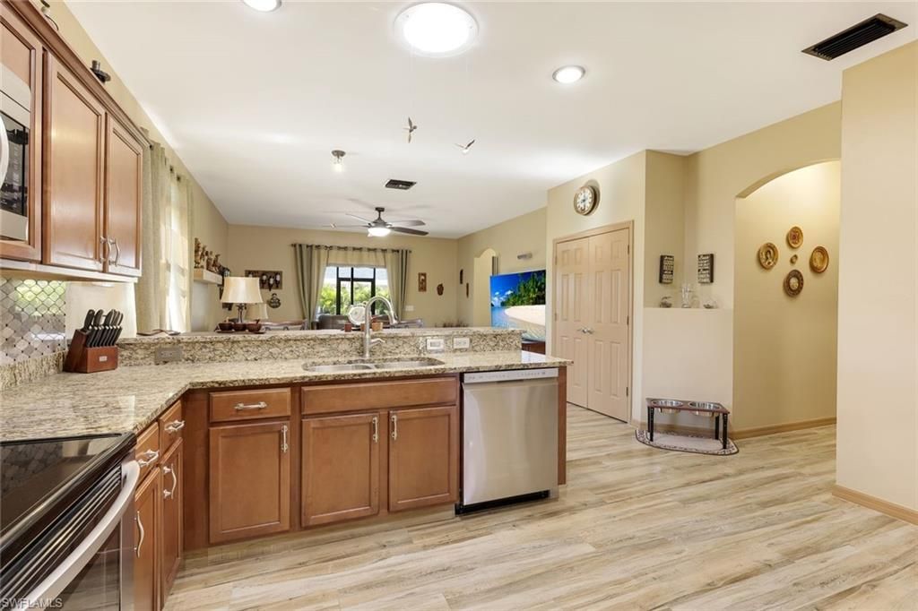 3014 SW 9th Pl, Cape Coral, FL 33914 Photo