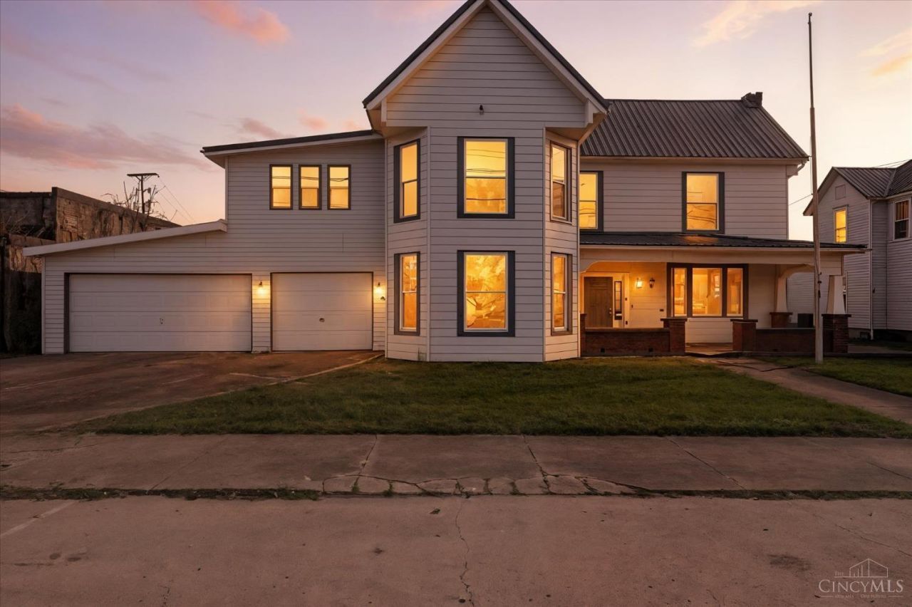 136 N Main St, Peebles, OH 45660 Main Photo