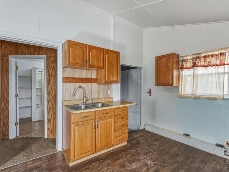 136 N Main St, Peebles, OH 45660 Photo 14