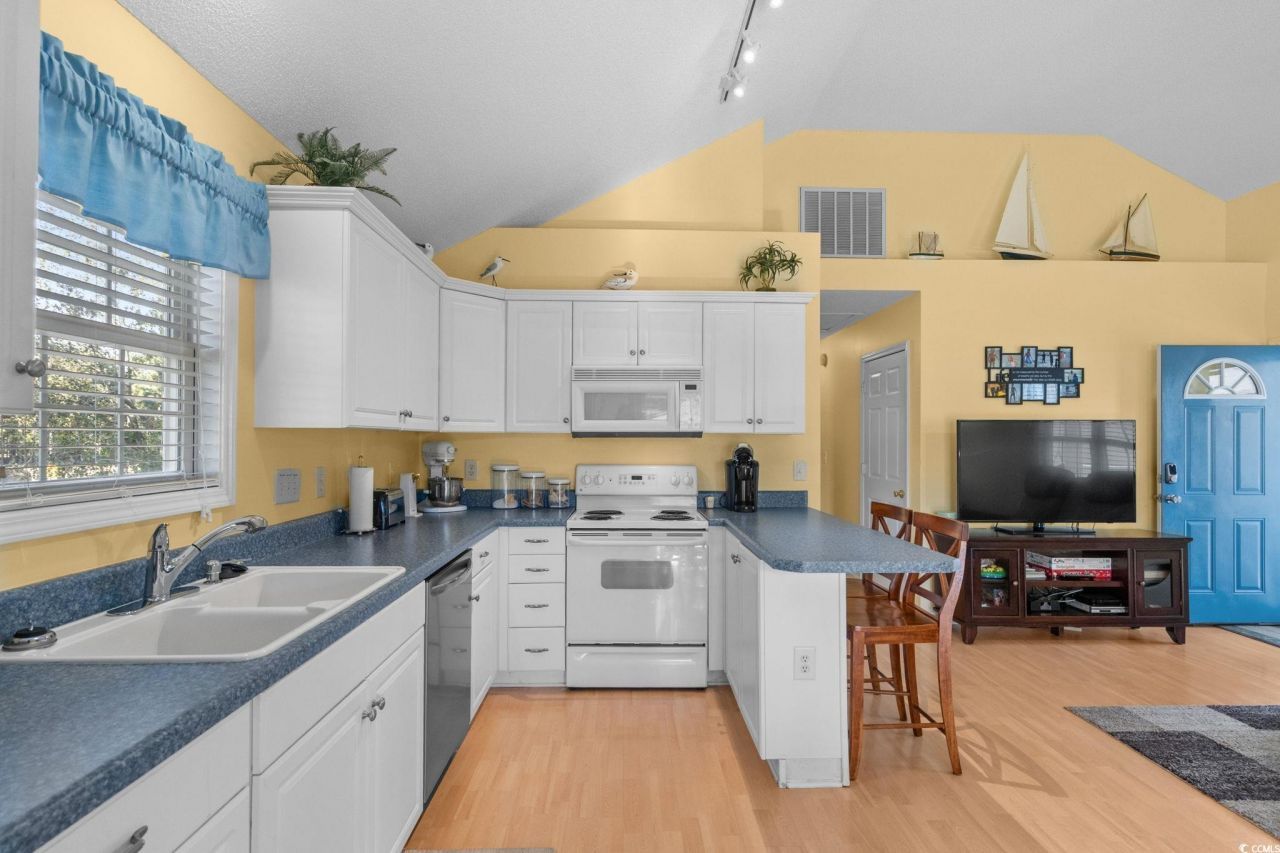 6001-8052 S Kings Hwy. Photo 15