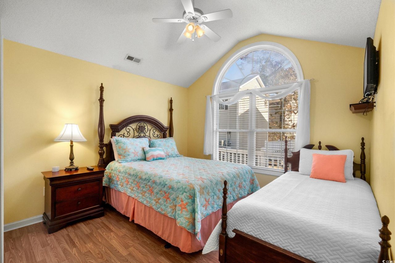 6001-8052 S Kings Hwy. Photo 17