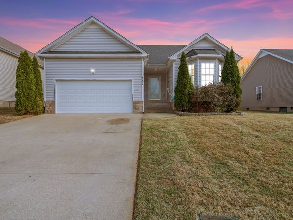370 Chalet Cir, Clarksville, TN 37040