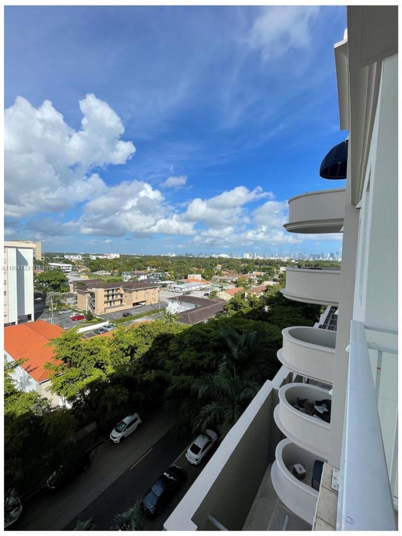 50 Menores Ave, Unit 717, Coral Gables, FL 33134 Photo