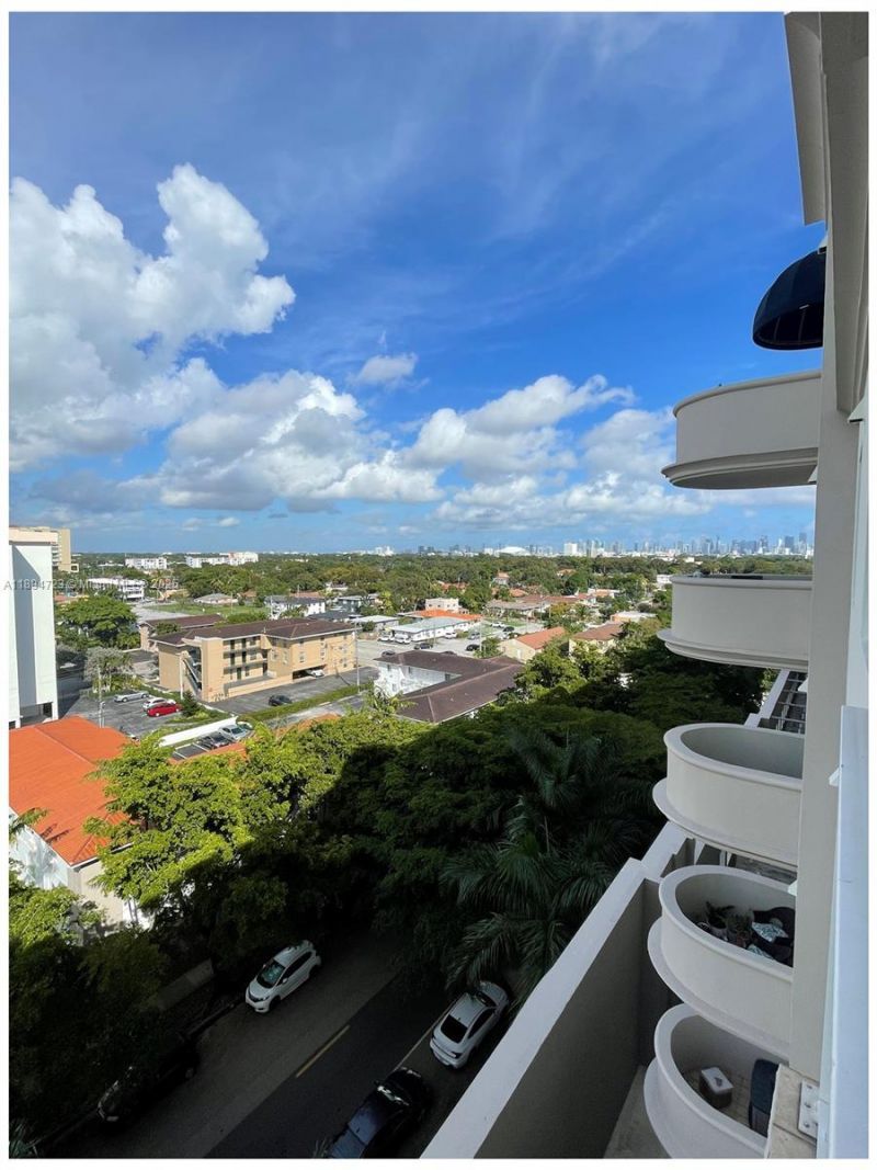 50 Menores Ave, Unit 717, Coral Gables, FL 33134 Photo