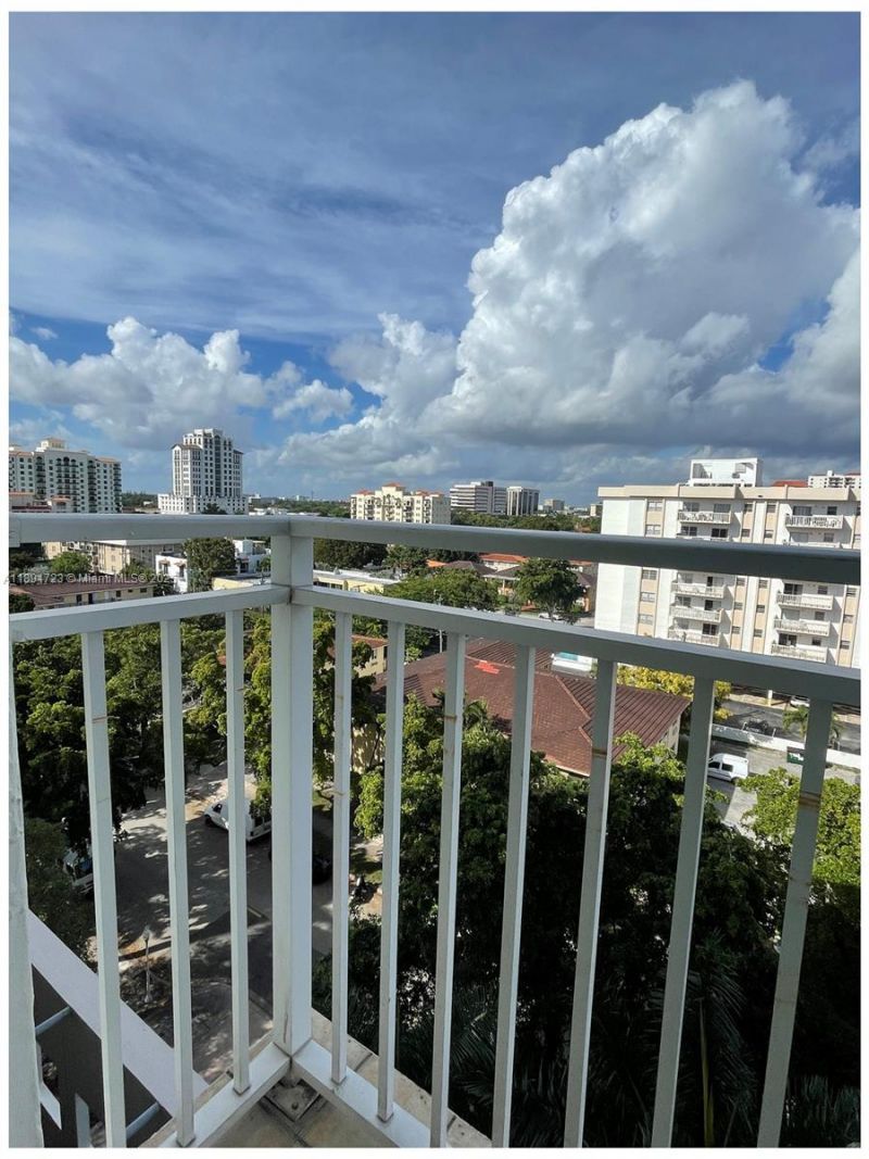 50 Menores Ave, Unit 717, Coral Gables, FL 33134 Photo