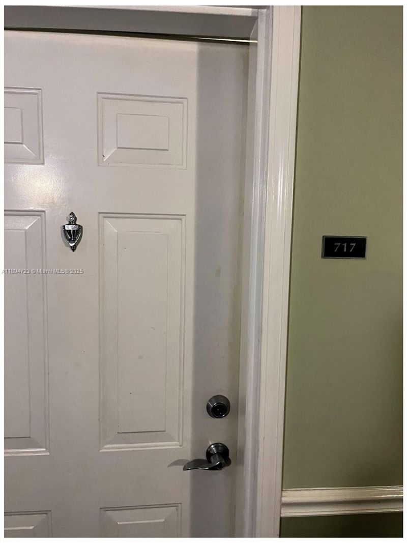 50 Menores Ave, Unit 717, Coral Gables, FL 33134 Photo