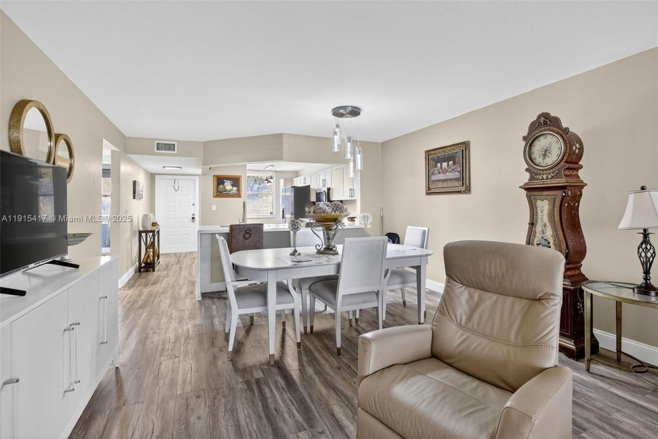 2521 NW 104th Ave, Unit 203, Sunrise, FL 33322 Photo