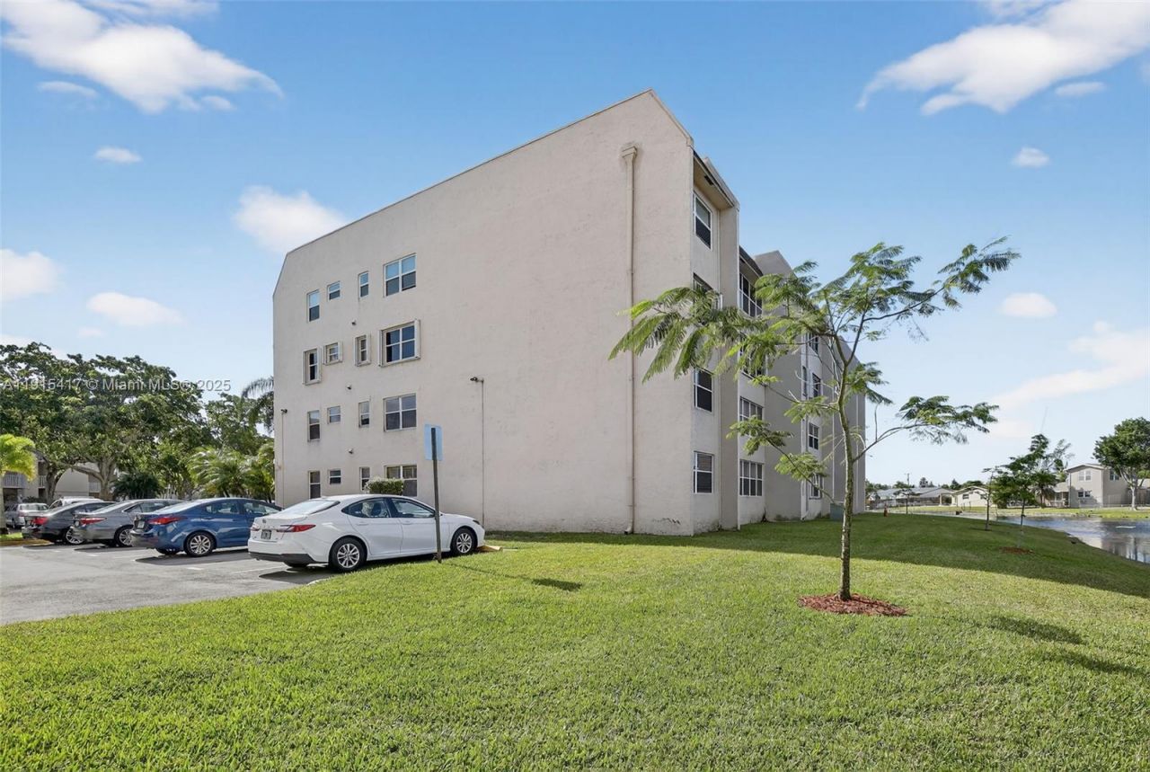 2521 NW 104th Ave, Unit 203, Sunrise, FL 33322 Photo
