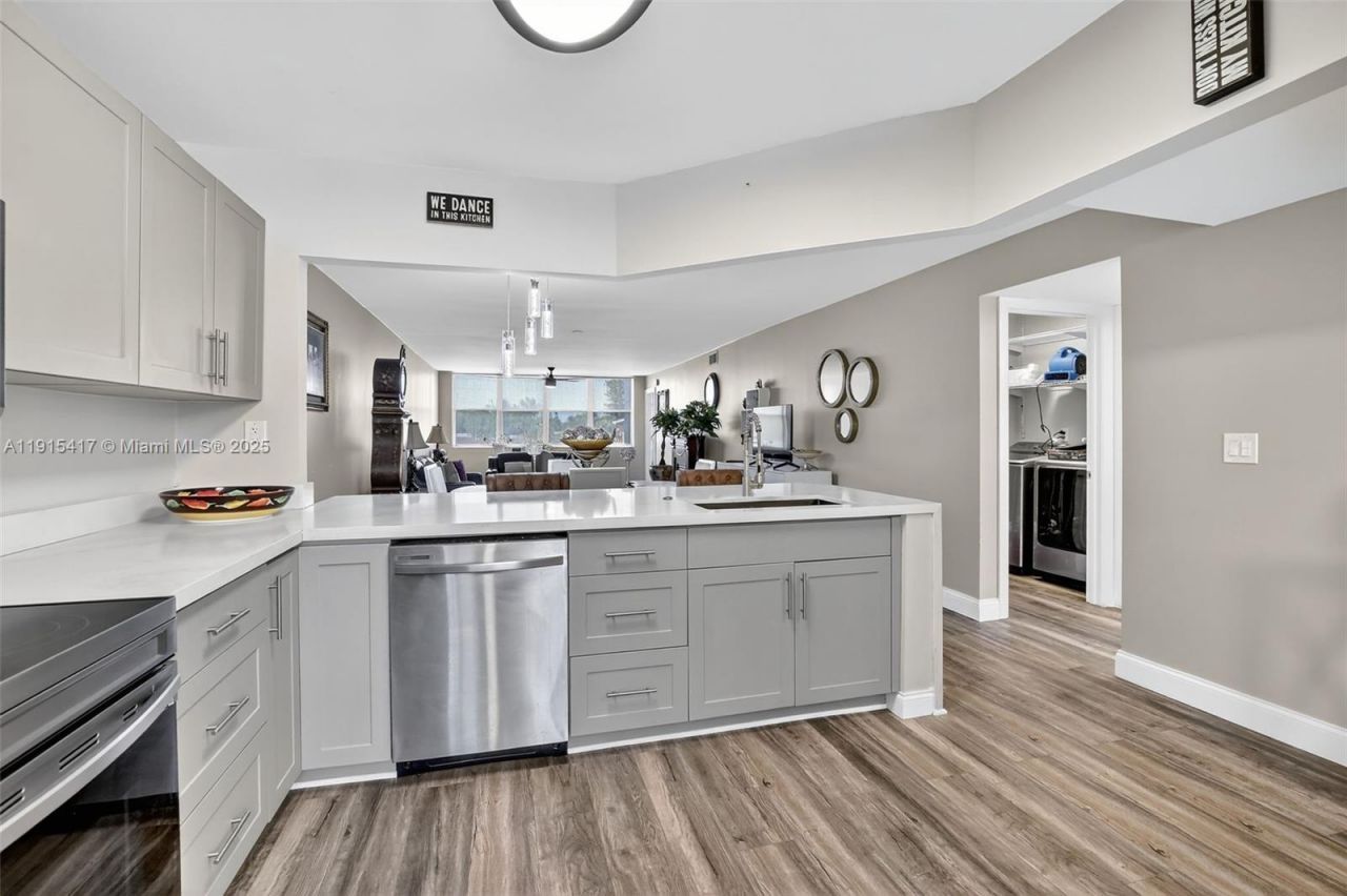 2521 NW 104th Ave, Unit 203, Sunrise, FL 33322 Photo