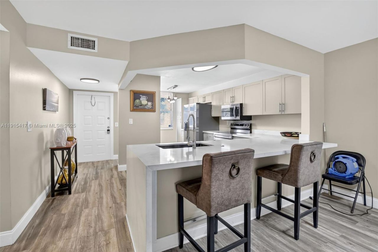 2521 NW 104th Ave, Unit 203, Sunrise, FL 33322 Photo