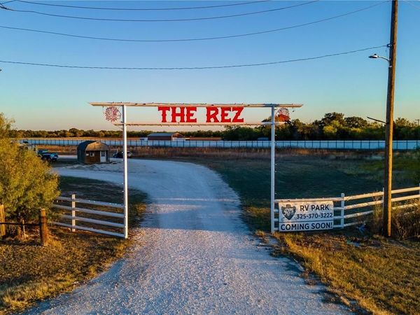 1221 CR 162 , Lawn, TX 79530