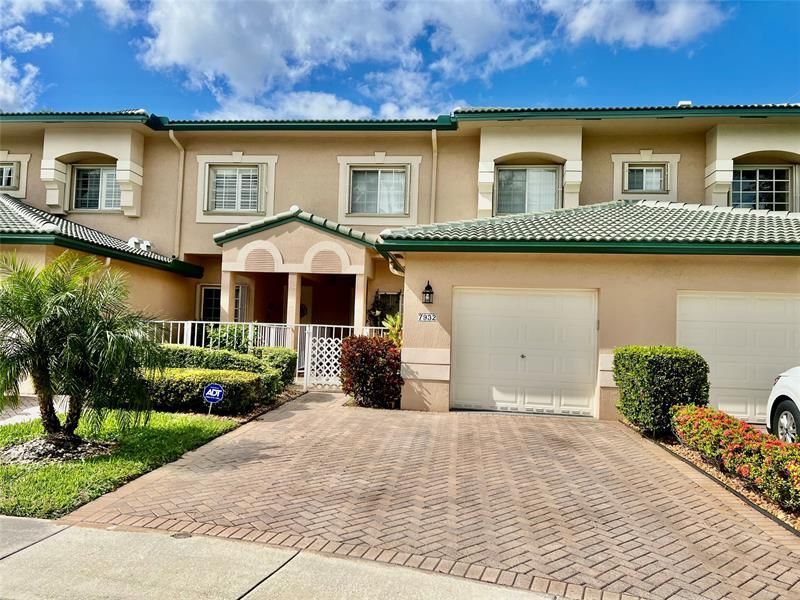 7932 Exeter Cir W, Unit 7932, Tamarac, FL 33321 Photo