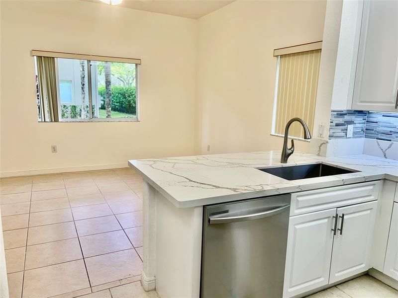 7932 Exeter Cir W, Unit 7932, Tamarac, FL 33321 Photo