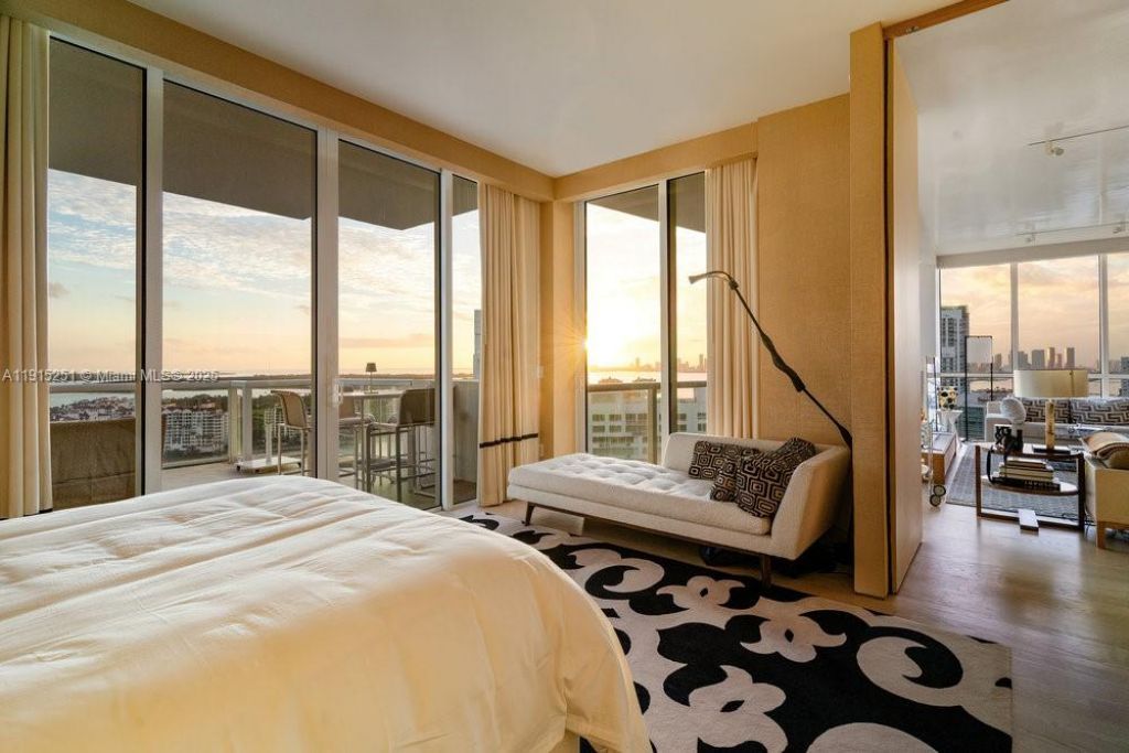 50 S Pointe Dr, Unit 2703, Miami Beach, FL 33139 Photo