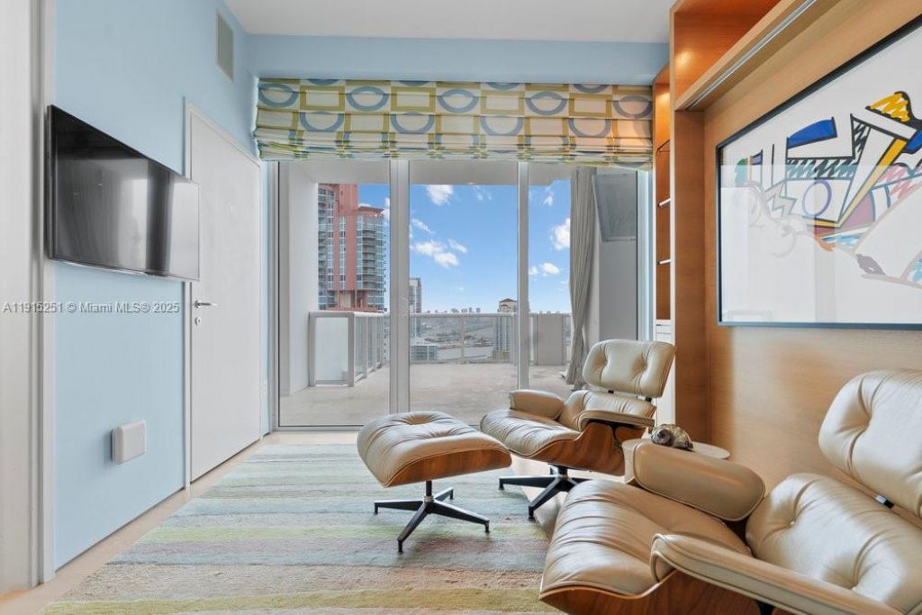 50 S Pointe Dr, Unit 2703, Miami Beach, FL 33139 Photo