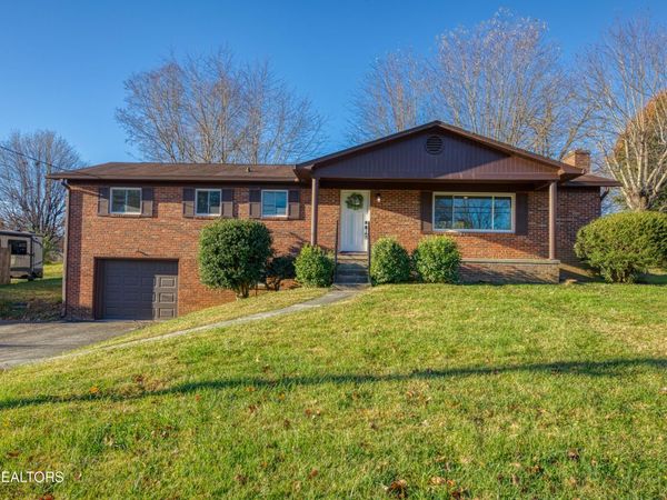 7425 Palmyra Drive, Knoxville, TN 37918