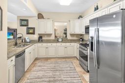 100 North Beach Blvd. photo 4