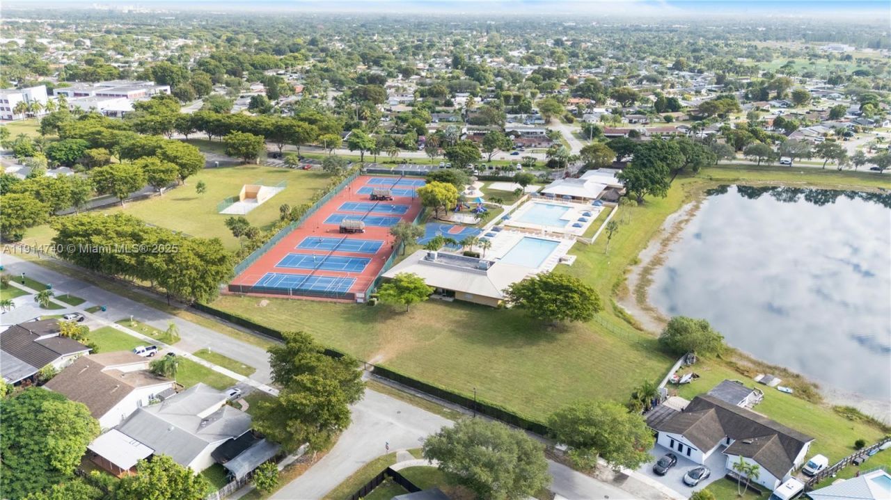 13249 SW 86th Ln, Miami, FL 33183 Photo