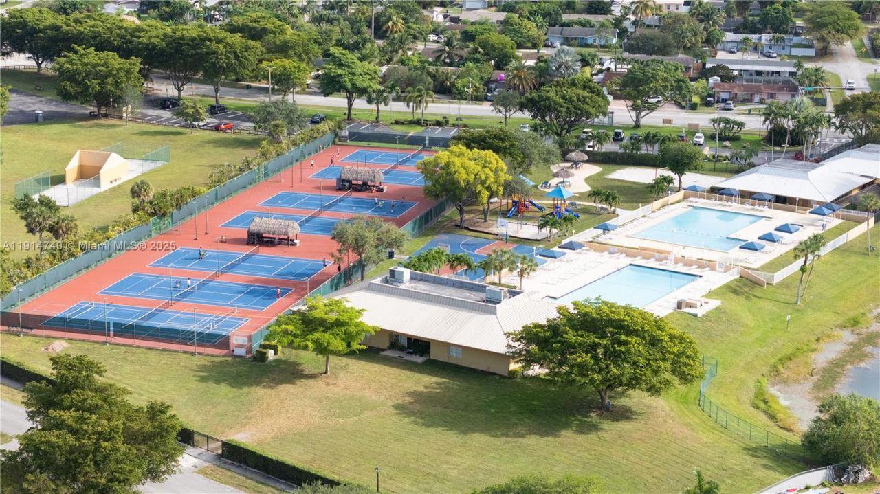 13249 SW 86th Ln, Miami, FL 33183 Photo