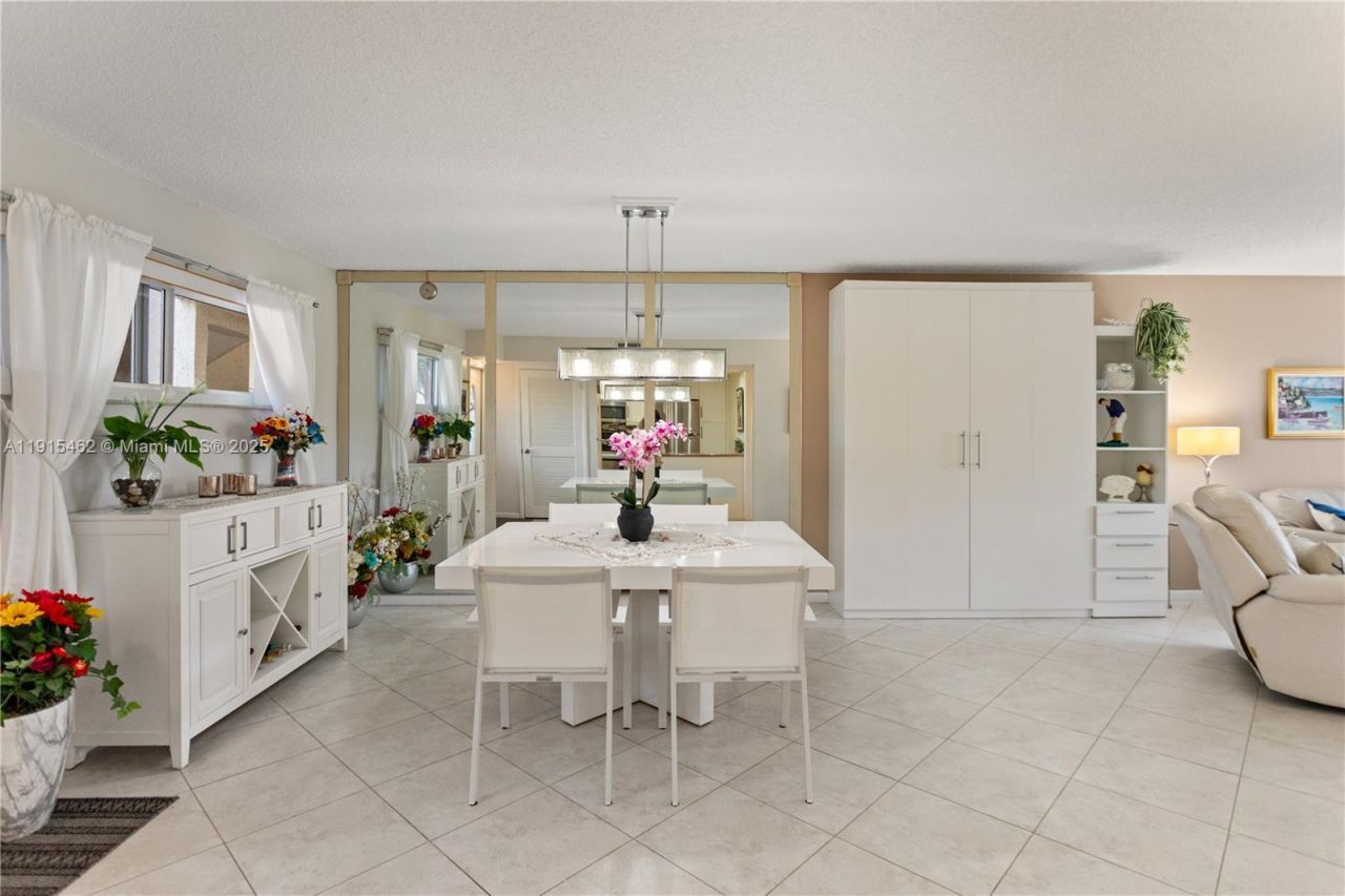 9820 S Hollybrook Lake Dr, Unit 16-105, Pembroke Pines, FL 33025 Photo