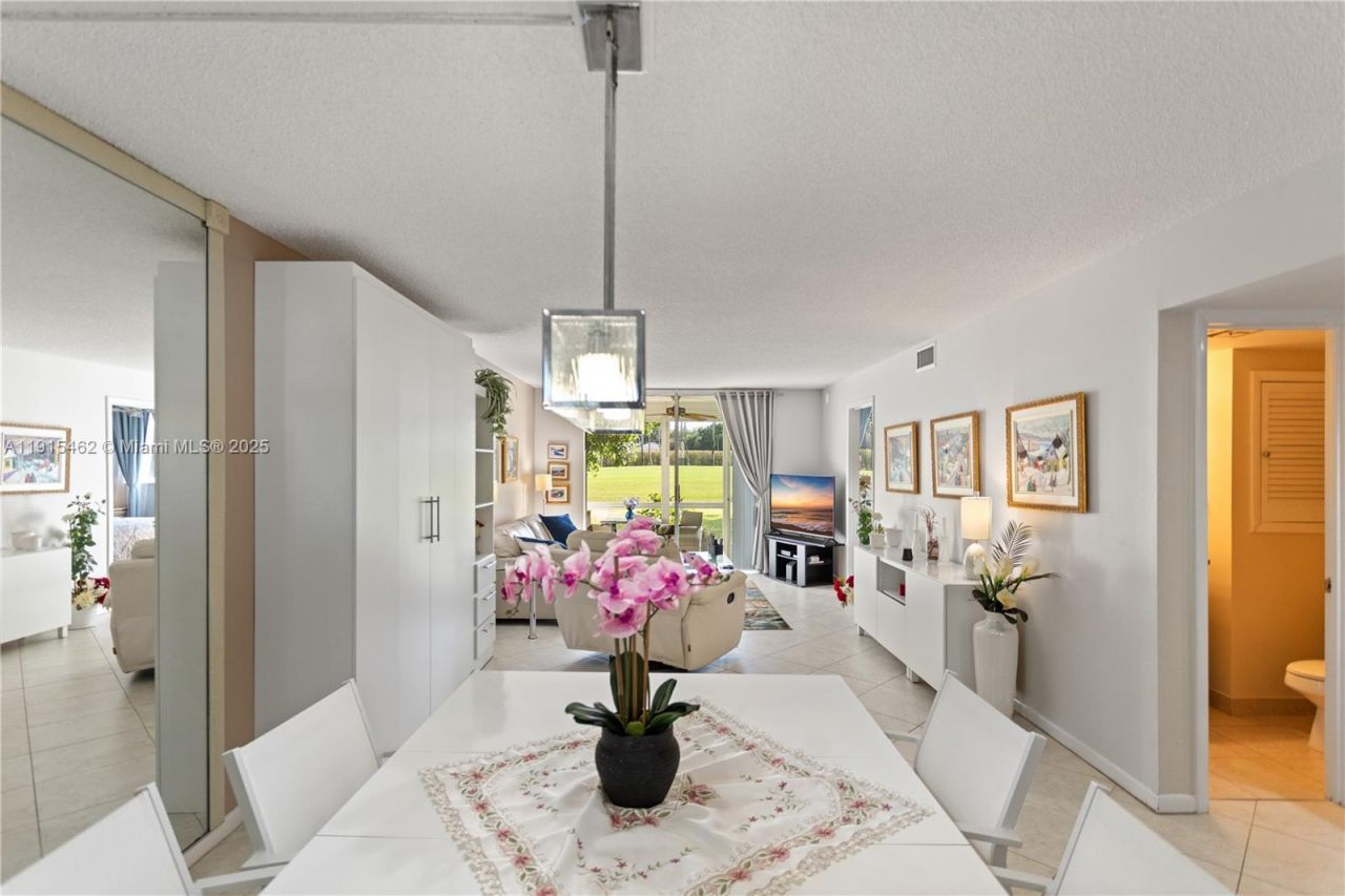 9820 S Hollybrook Lake Dr, Unit 16-105, Pembroke Pines, FL 33025 Photo