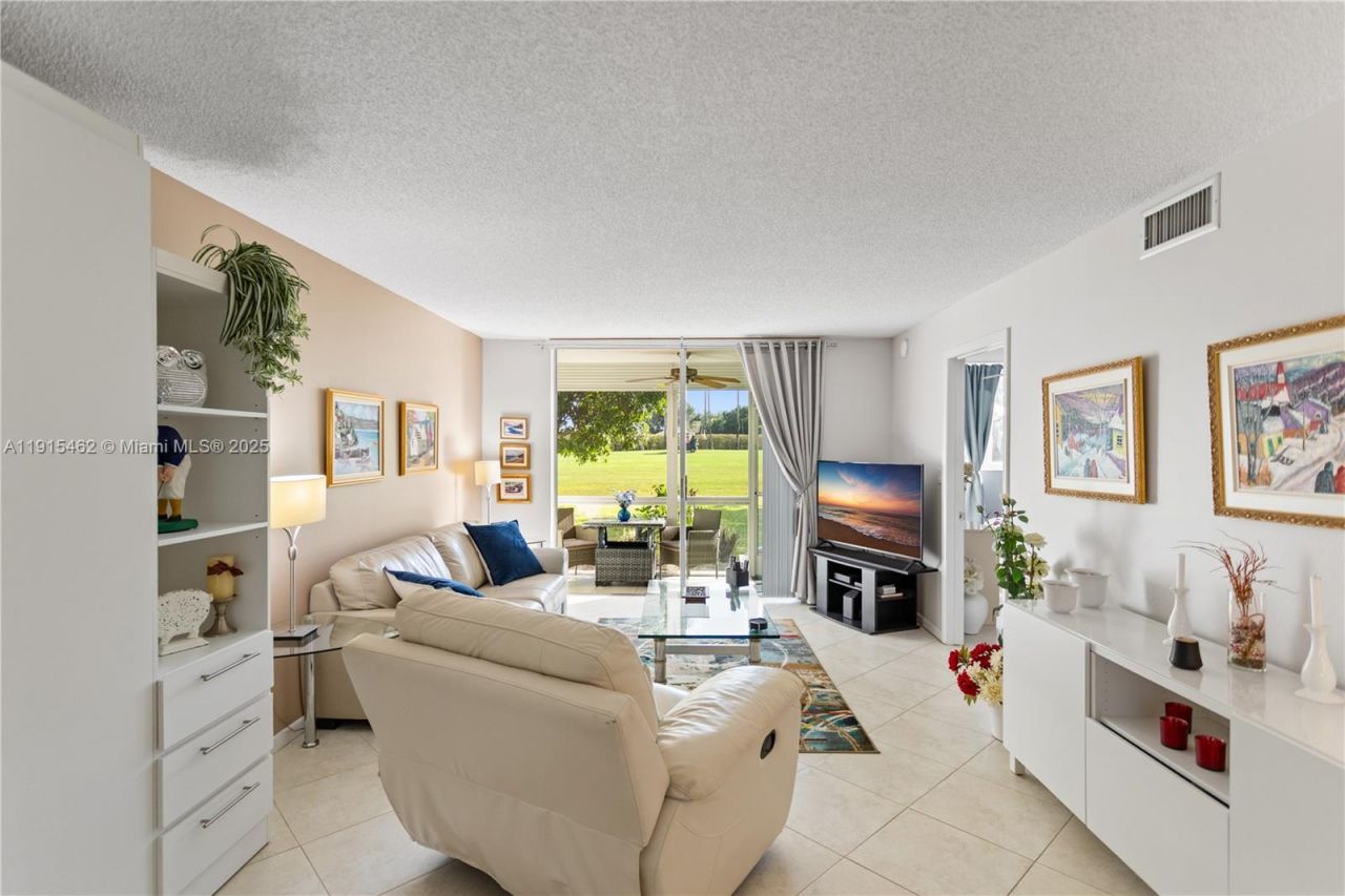 9820 S Hollybrook Lake Dr, Unit 16-105, Pembroke Pines, FL 33025 Photo