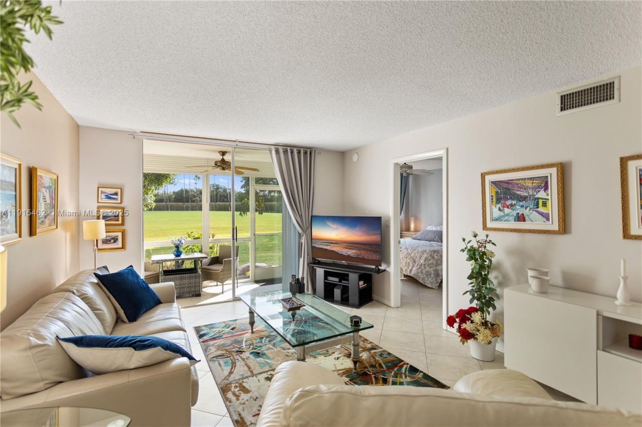 9820 S Hollybrook Lake Dr, Unit 16-105, Pembroke Pines, FL 33025 Photo