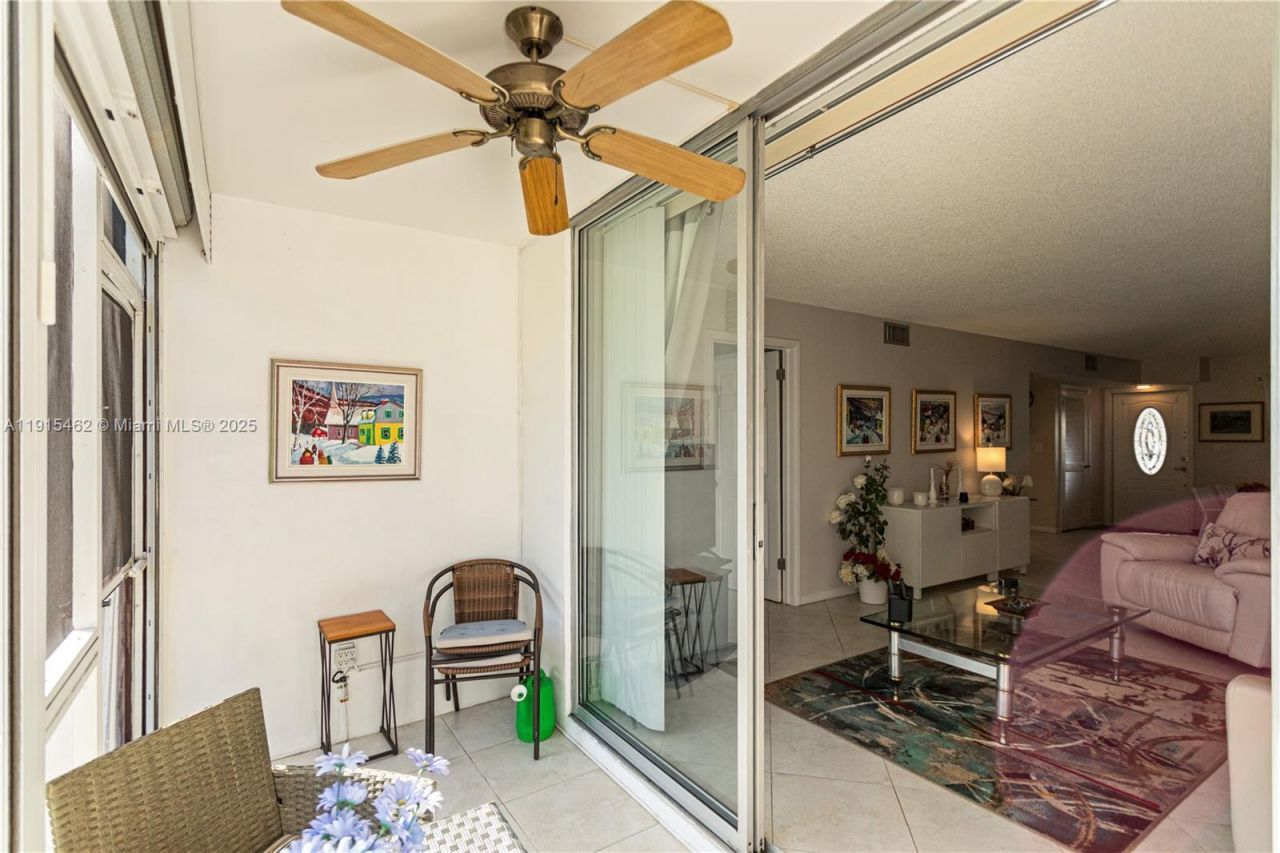 9820 S Hollybrook Lake Dr, Unit 16-105, Pembroke Pines, FL 33025 Photo