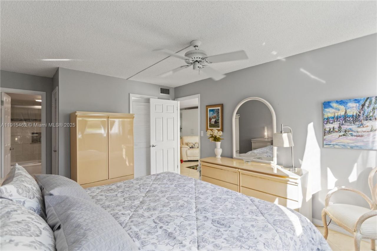 9820 S Hollybrook Lake Dr, Unit 16-105, Pembroke Pines, FL 33025 Photo