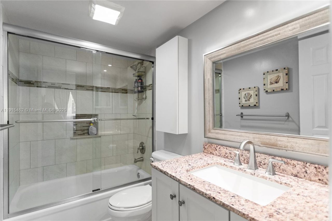 9820 S Hollybrook Lake Dr, Unit 16-105, Pembroke Pines, FL 33025 Photo