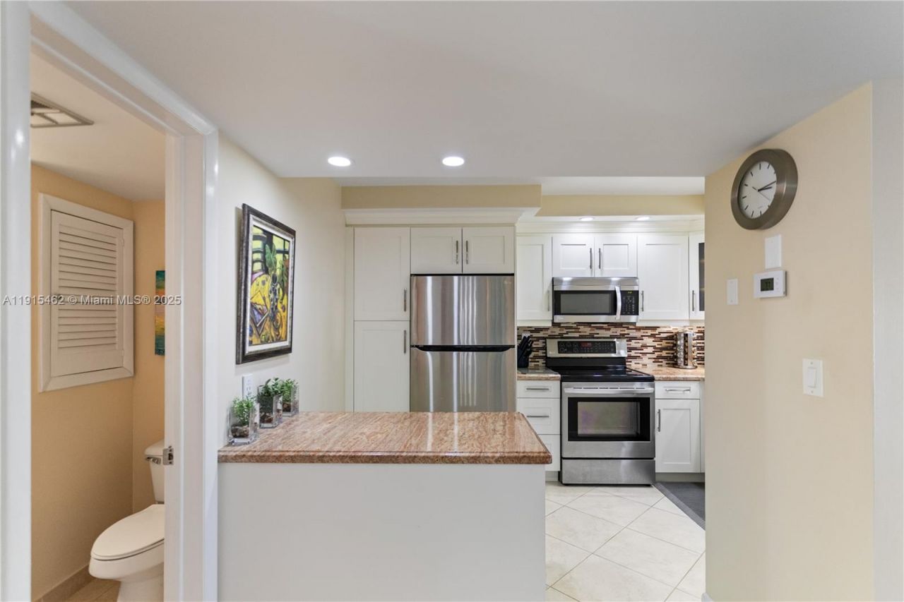 9820 S Hollybrook Lake Dr, Unit 16-105, Pembroke Pines, FL 33025 Photo