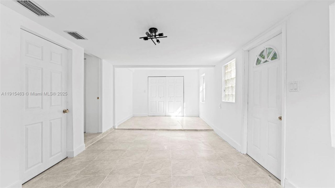 760 NW 126th St, North Miami, FL 33168 Photo