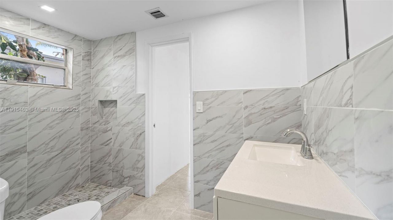 760 NW 126th St, North Miami, FL 33168 Photo