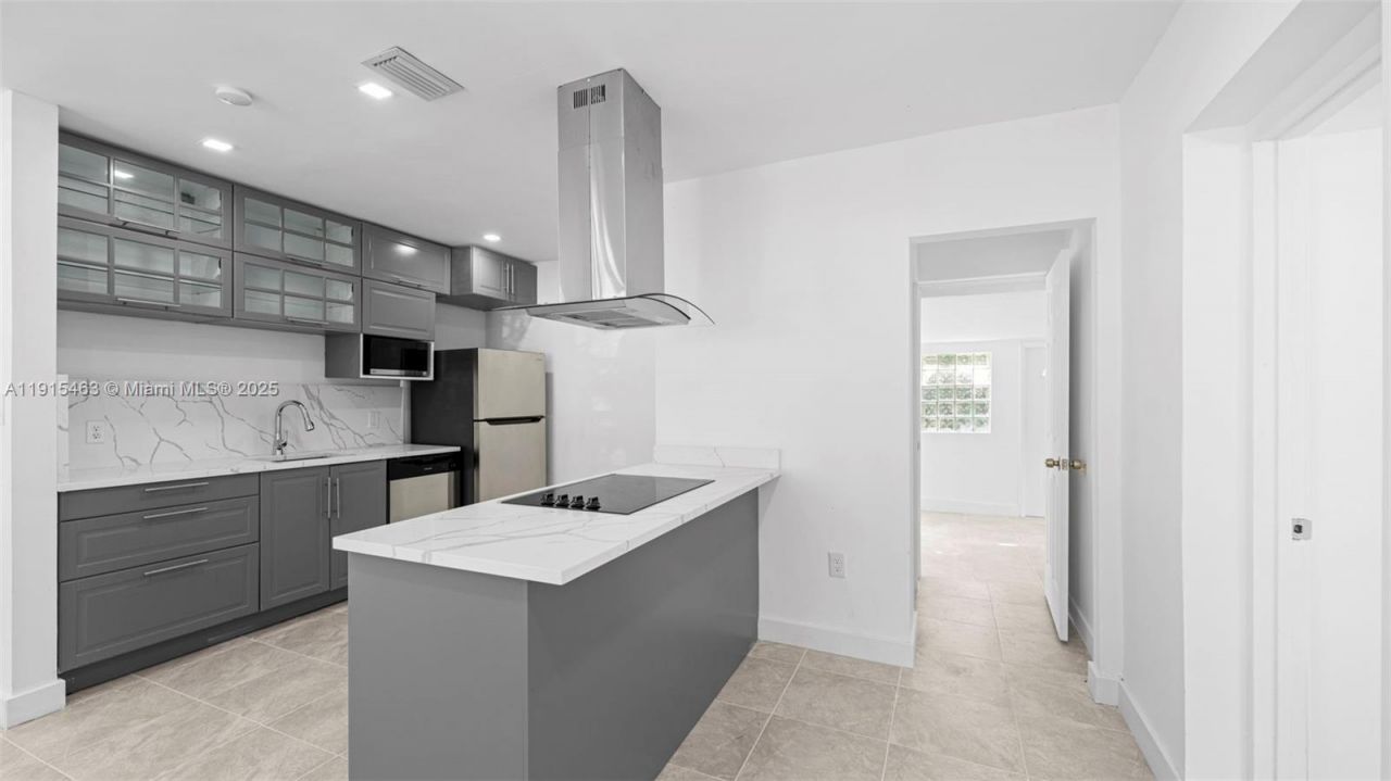 760 NW 126th St, North Miami, FL 33168 Photo