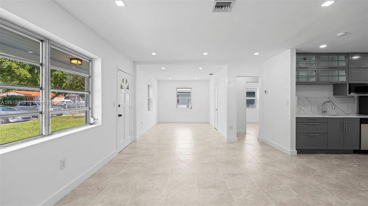 760 NW 126th St, North Miami, FL 33168 Photo