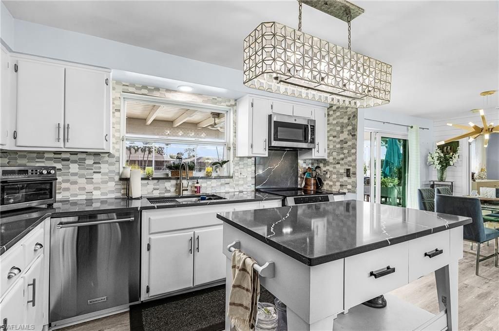 3005 SE 18th Ave, Cape Coral, FL 33904 Photo