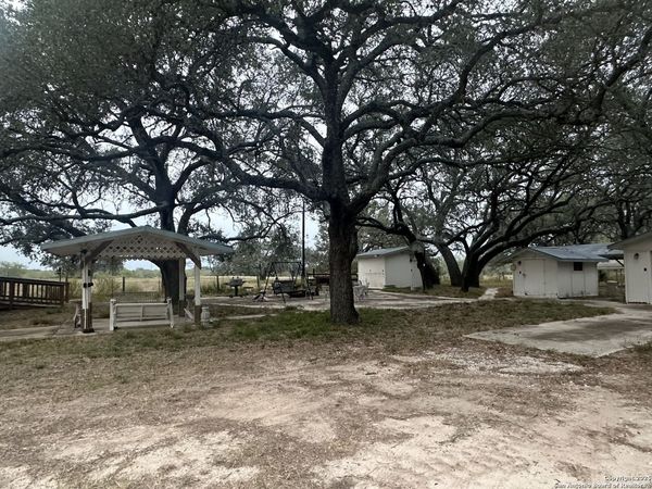 1150 County Road 765, Moore, TX 78057