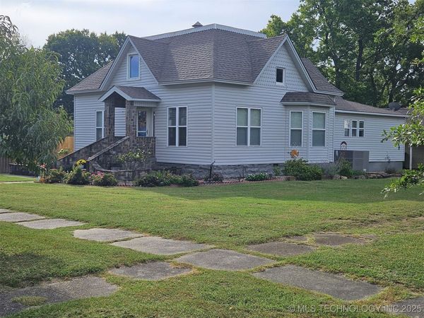 202 S 7th Street, Okemah, OK 74859