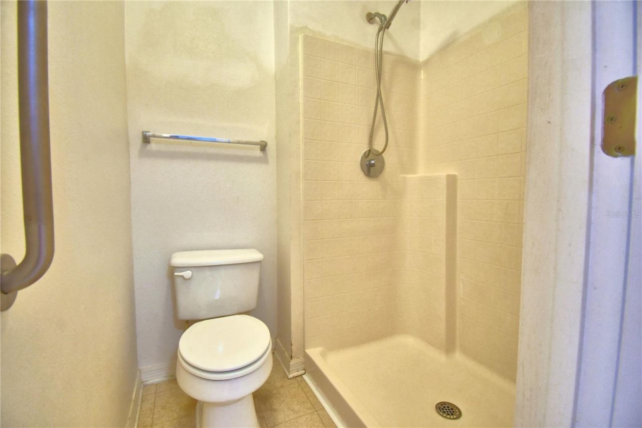 107 Shaddock Drive, Auburndale, FL 33823 Photo