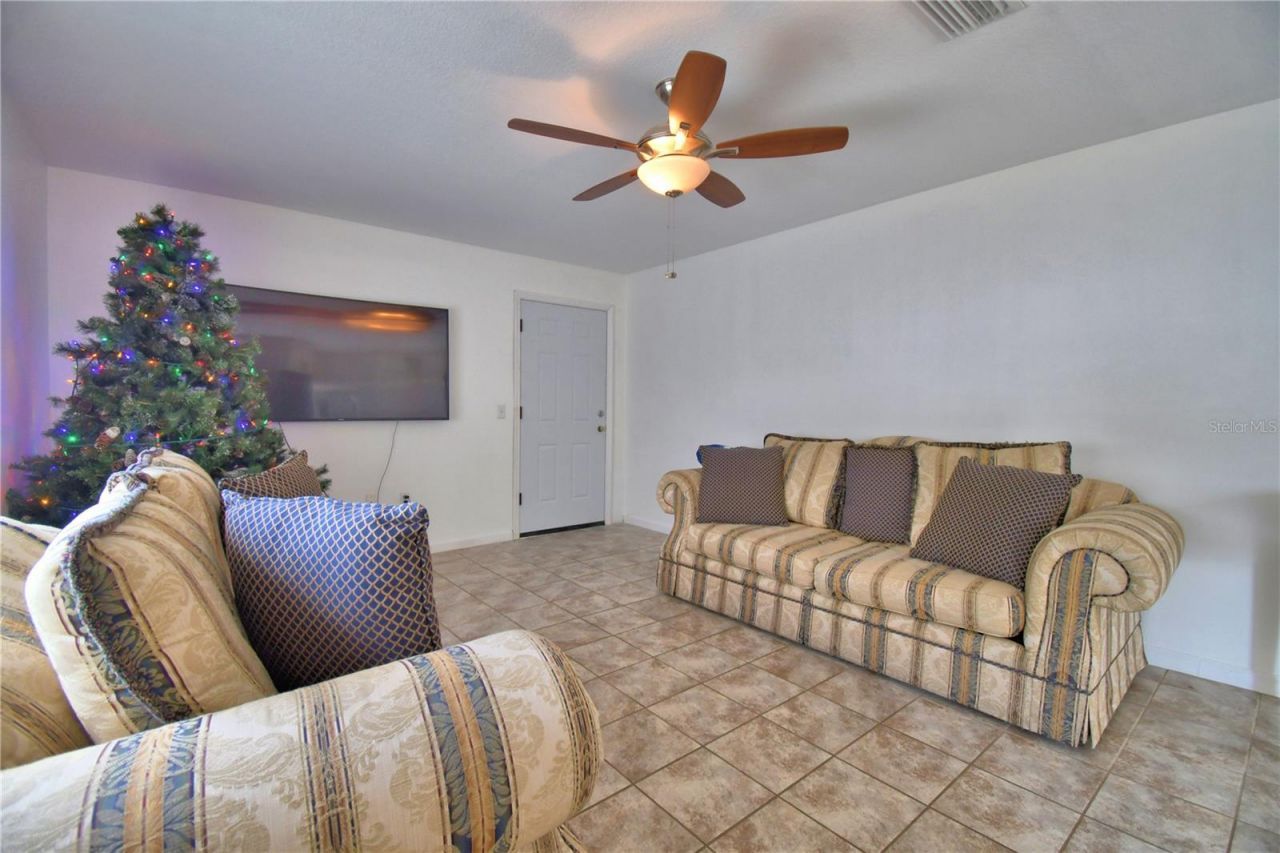 107 Shaddock Drive, Auburndale, FL 33823 Photo