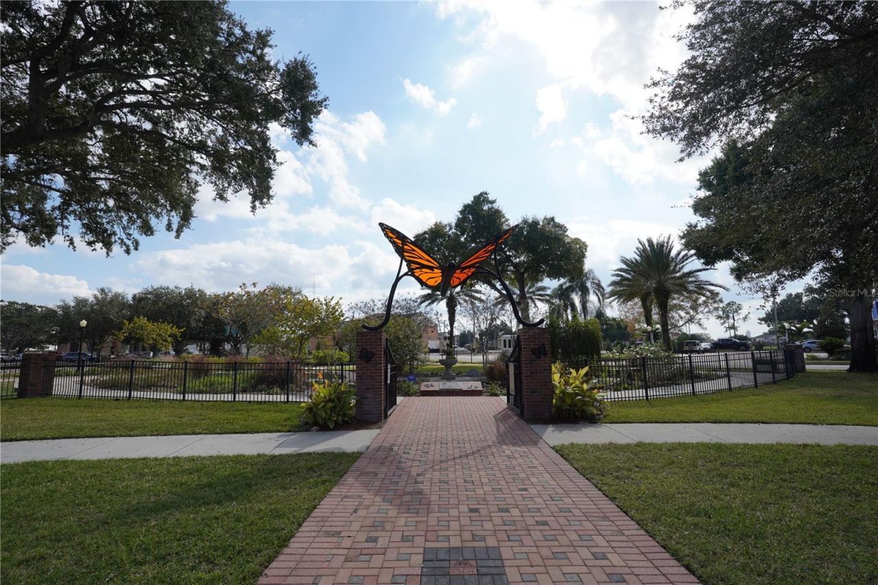 107 Shaddock Drive, Auburndale, FL 33823 Photo