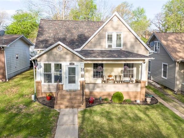 323 S 6th Street, Vandalia, IL 62471